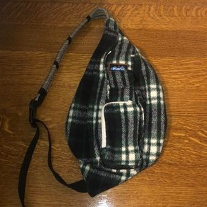 NWOT Kavu Plaid Rope Bag